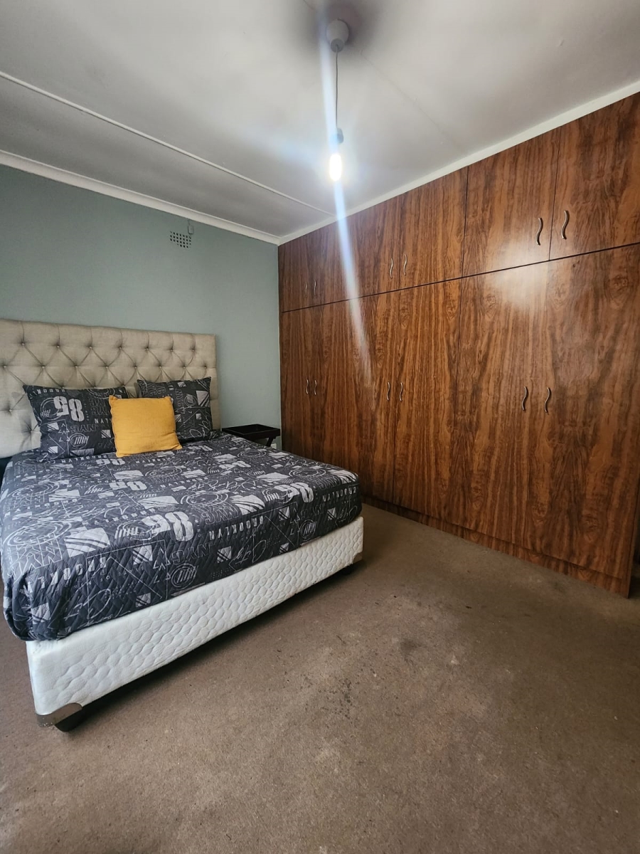 To Let 4 Bedroom Property for Rent in Eikendal Western Cape